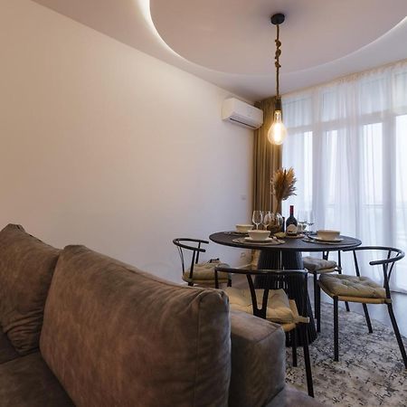 Apartment Near Iulius Mall With Balcony & Private Parking ティミショアラ エクステリア 写真