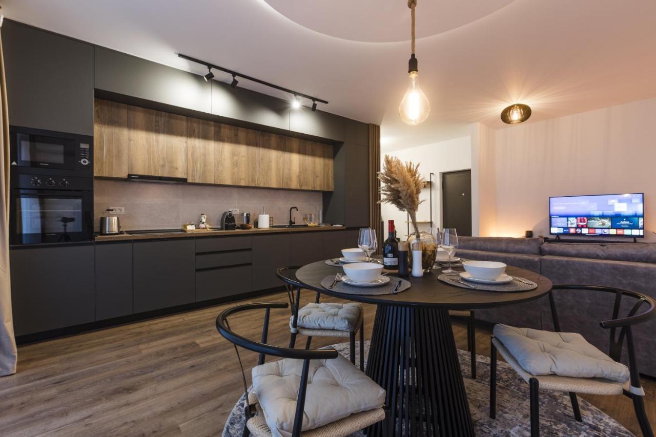 Apartment Near Iulius Mall With Balcony & Private Parking ティミショアラ エクステリア 写真