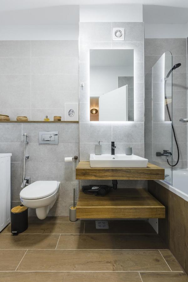Apartment Near Iulius Mall With Balcony & Private Parking ティミショアラ エクステリア 写真