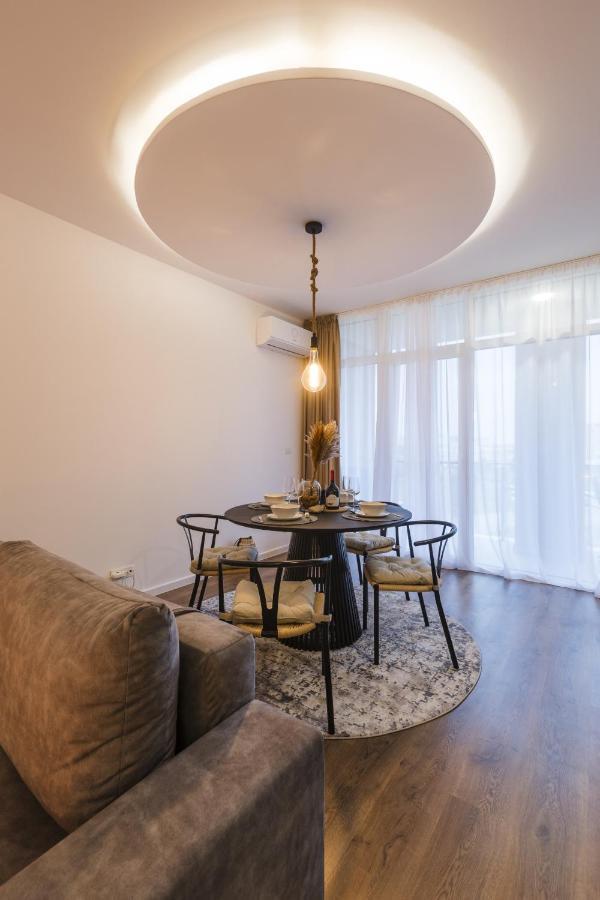 Apartment Near Iulius Mall With Balcony & Private Parking ティミショアラ エクステリア 写真